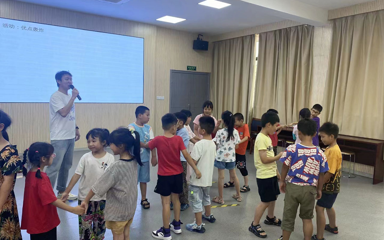 平舆龙观乡中心学校